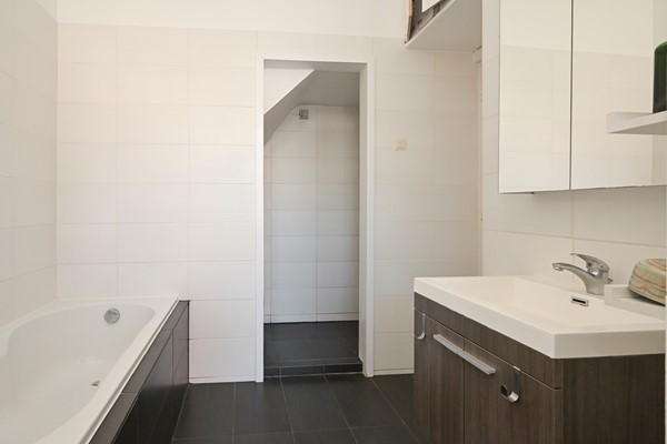 Medium property photo - Hendrik van Deventerstraat 127, 2563 XS Den Haag